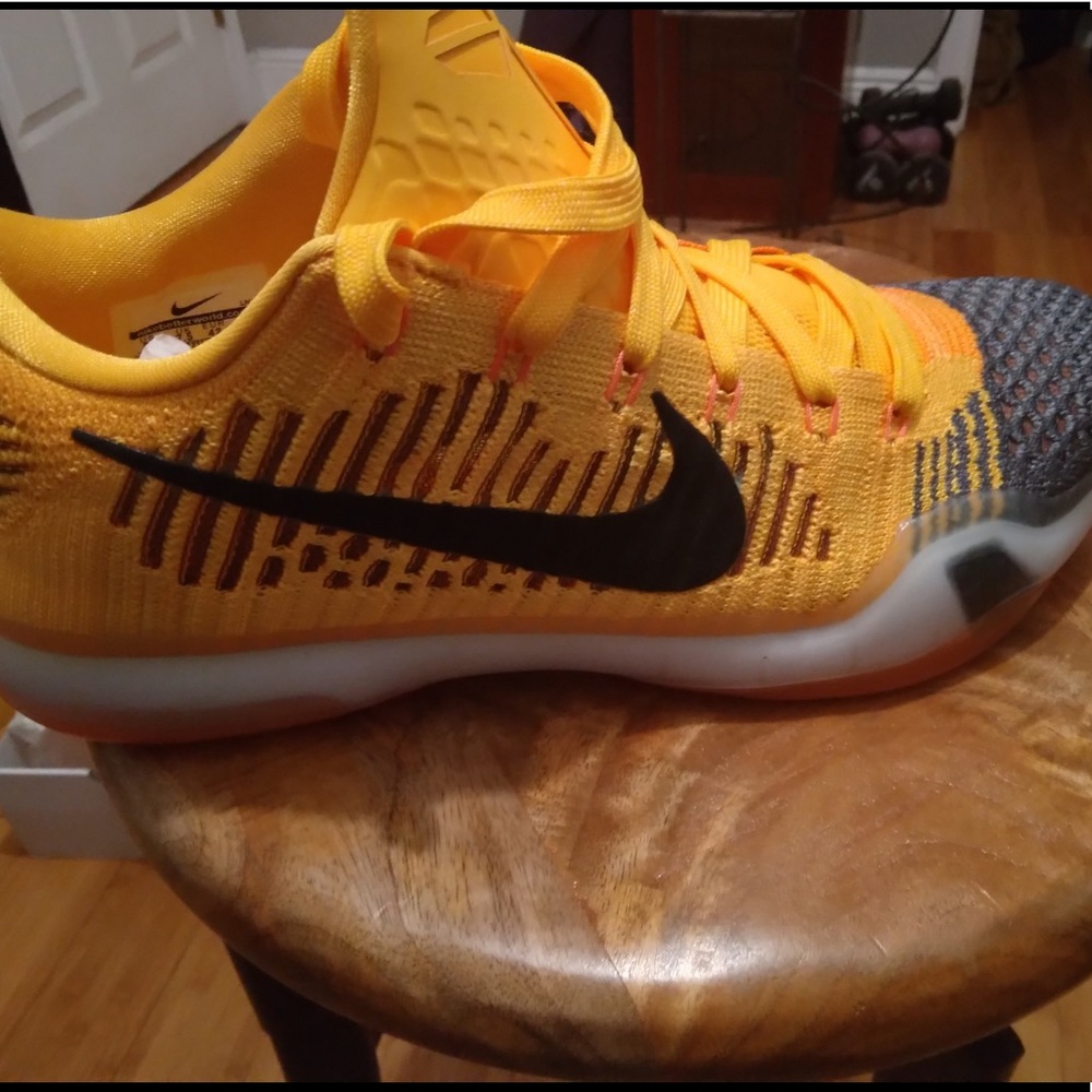 Kobe Low Elites